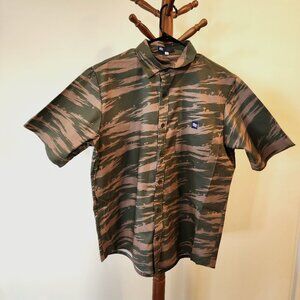 NWOT In4mation Camo Button Down Shirt